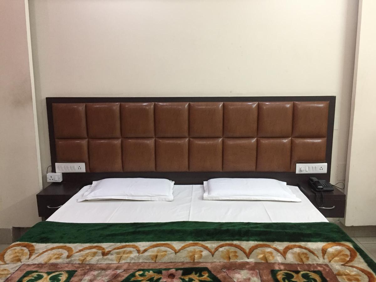New Karan Hotel Jammu Εξωτερικό φωτογραφία